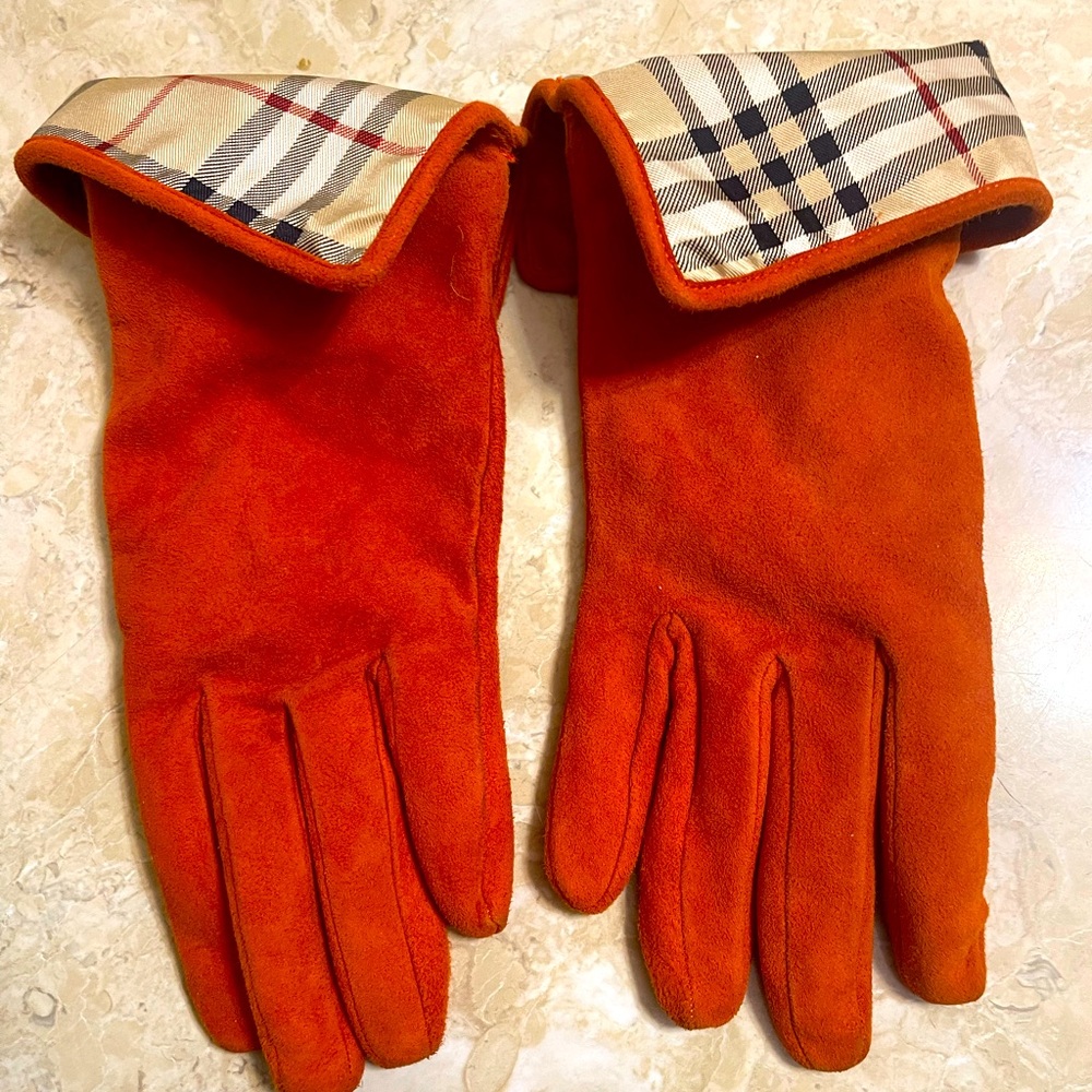 Burberry Suede gloves.